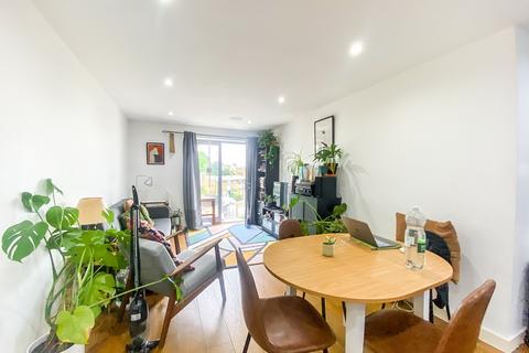 2 bedroom flat for sale, Mile End Road, Whitechapel, E1