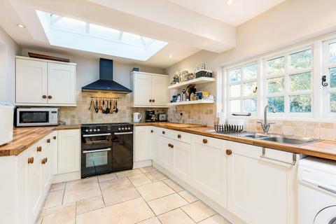 4 bedroom semi-detached house to rent, Twyford, Winchester