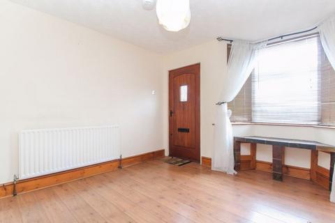 3 bedroom semi-detached house to rent, High Road, Bedford MK45