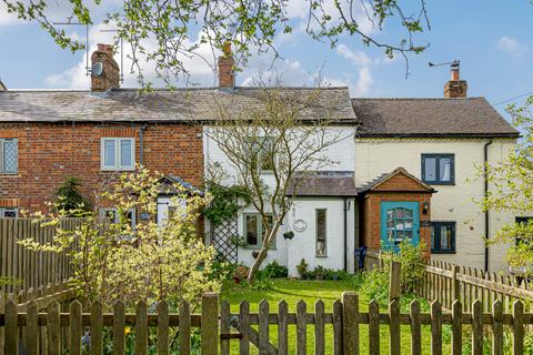 2 bedroom terraced house for sale, Main Street, Buckingham MK18