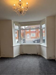 3 bedroom terraced house to rent, Edward Road, B14 5AU