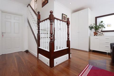 26 Chigwell Park Drive, Chigwell, IG7 5BD