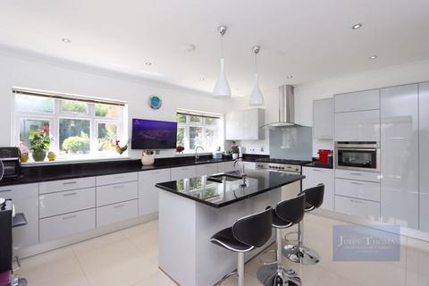 26 Chigwell Park Drive, Chigwell, IG7 5BD