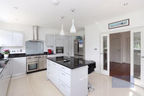 26 Chigwell Park Drive, Chigwell, IG7 5BD