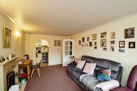 1 bedroom retirement property for sale, Sawyers Hall Lane, Brentwood CM15