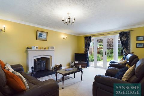 4 bedroom detached house for sale, Beaurepaire Close, Bramley, Tadley, Hampshire, RG26