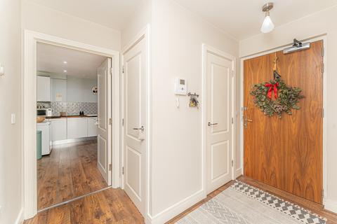 2 bedroom flat for sale, Station Road, London N22