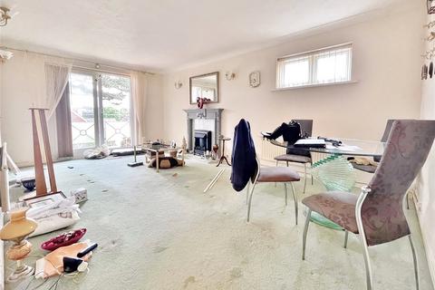 2 bedroom flat for sale, Lansdowne Road, Worthing, West Sussex, BN11