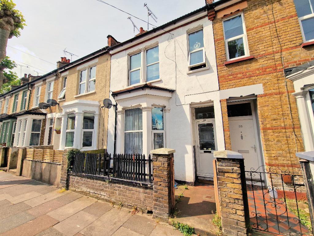 Tudor Road, Westcliff on Sea, Essex... 3 bed terraced house for sale