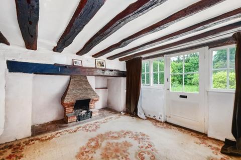 3 bedroom cottage for sale, Lamberhurst Road, Horsmonden, Kent, TN12 8LP