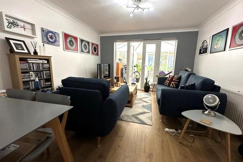 5 Farmbrook, Luton, LU2 7SQ