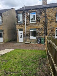 2 bedroom terraced house to rent, Carlinghow Lane, Batley