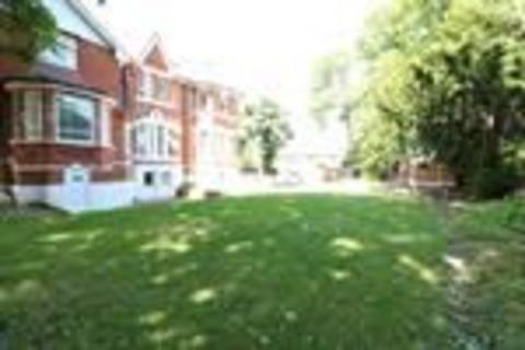 2 bedroom flat to rent, Manchester M19