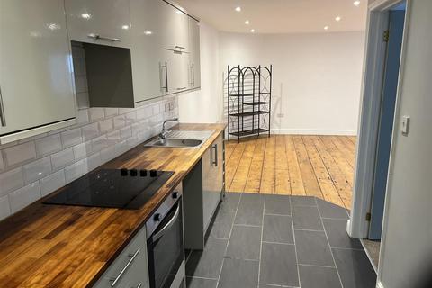 1 bedroom flat for sale, North Row, St just TR19