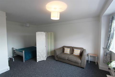 Studio for sale, 66 Withdean CourtLondon Road