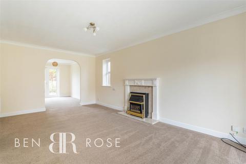 8 Lupin Close, Whittle Le Woods, Chorley, PR6 7RG
