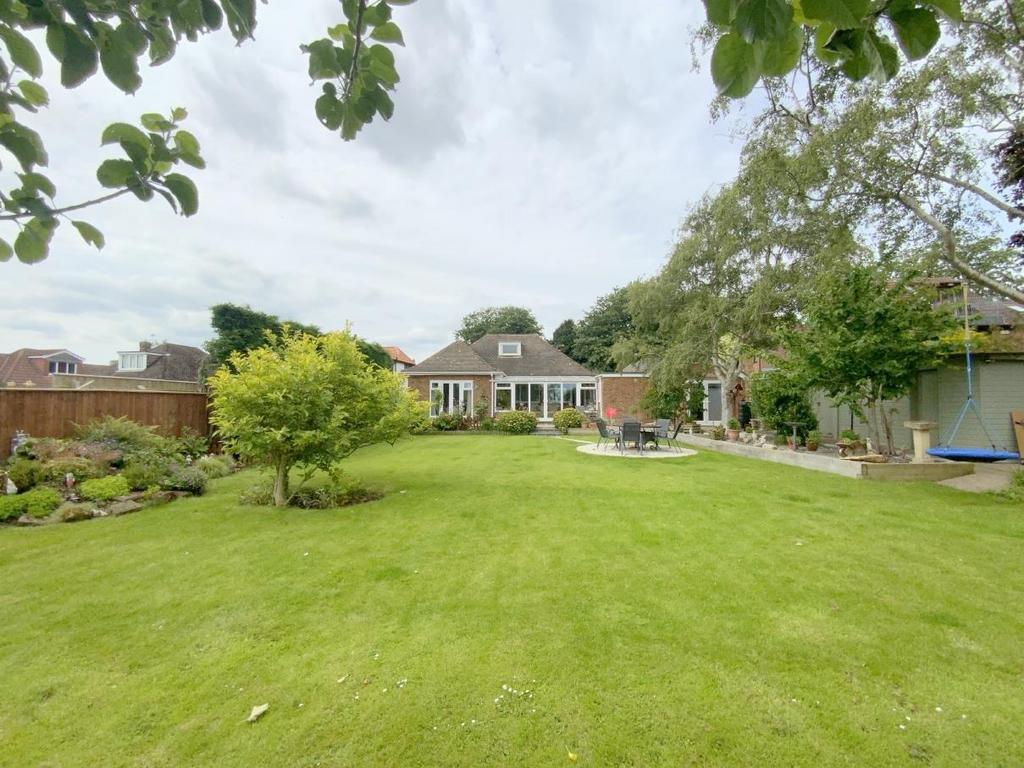 Tetney Road, Humberston, Grimsby 5 bed detached bungalow for sale £560,000