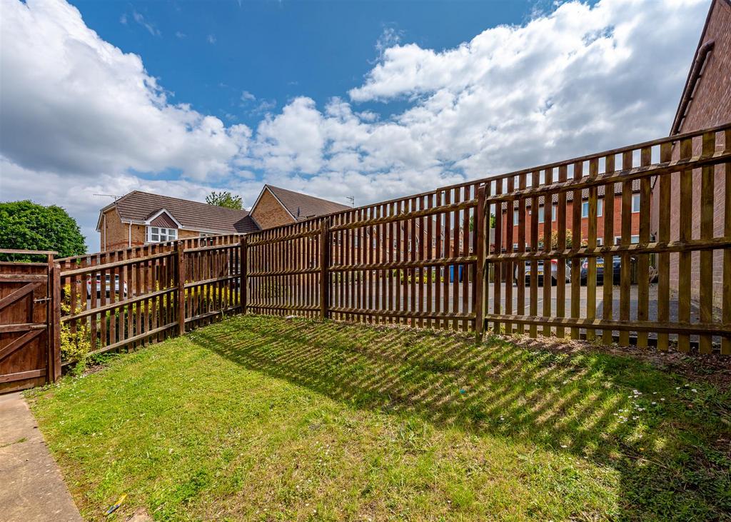 124 B Common Road-Garden.jpg