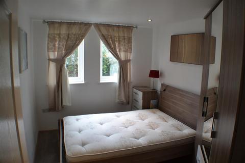 2 bedroom apartment to rent, Platt House, Elmira Way, Salford