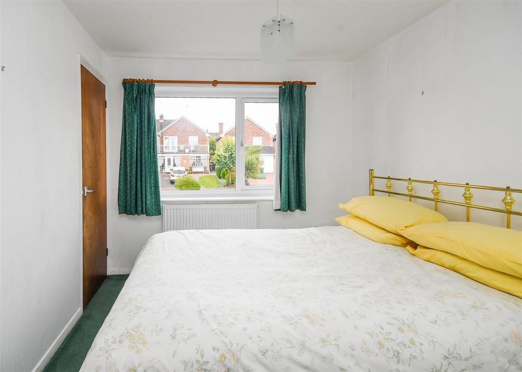 16 Woodlands Road - Double Bedroom 1.jpg