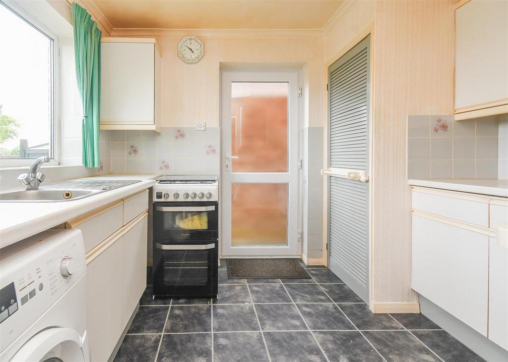 16 Woodlands Road - Kitchen.jpg