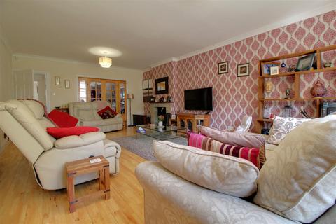 31 King Edwards Avenue, Gloucester, GL1 5DD