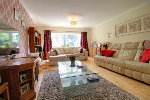 31 King Edwards Avenue, Gloucester, GL1 5DD