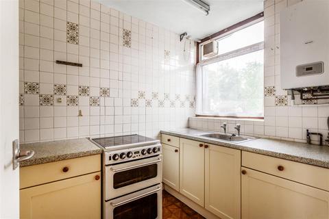 2 bedroom end of terrace house for sale, Hazelwood Road, Hurst Green