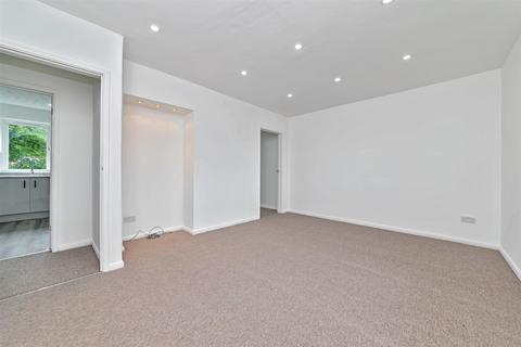 2 bedroom maisonette for sale, Flint Way, New Greens, St Albans, Hertfordshire