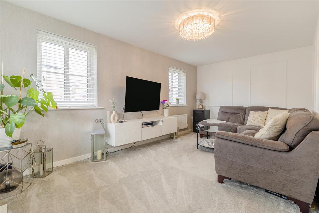 8604867-interior01.jpg