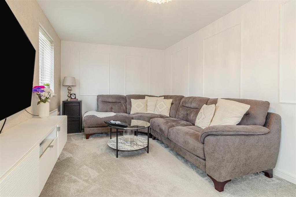 8604867-interior02.jpg