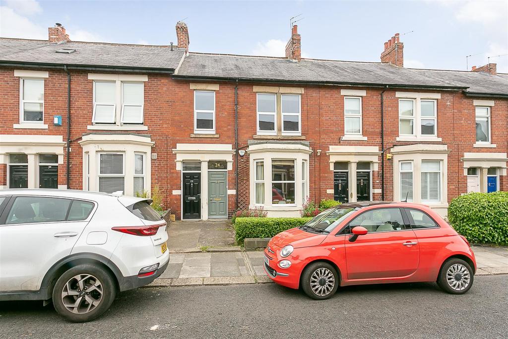Beaumont Terrace, Gosforth, Newcastle... 2 bed flat £1,100 pcm (£254 pw)