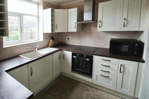 2 bedroom end of terrace house for sale, Wivern Road, Hull