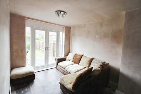 2 bedroom end of terrace house for sale, Wivern Road, Hull