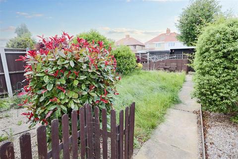 3 bedroom semi-detached house for sale, Waveney Crescent, Lowestoft