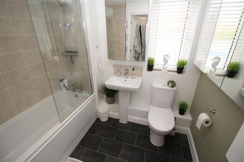 Flat 2, Rossiter Court, 18 - 20 Abraham Drive, Poole, BH15 4FU