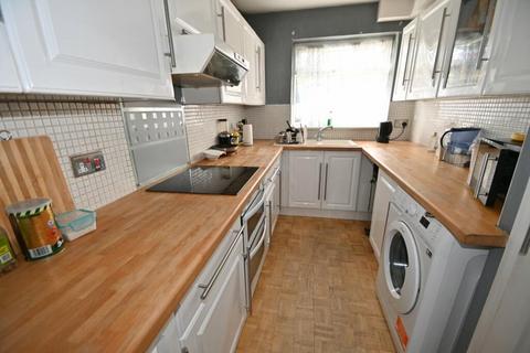 2 bedroom apartment for sale, Tithe Court, Slough SL3