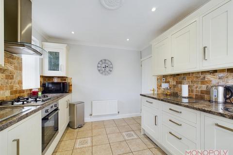 8 Cambridge Square, Wrexham, LL11 2YG