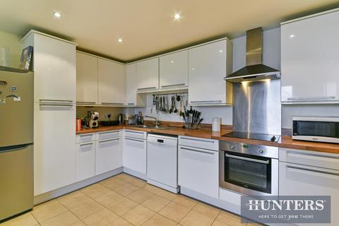 2 bedroom flat for sale, Ealing Road, Brentford