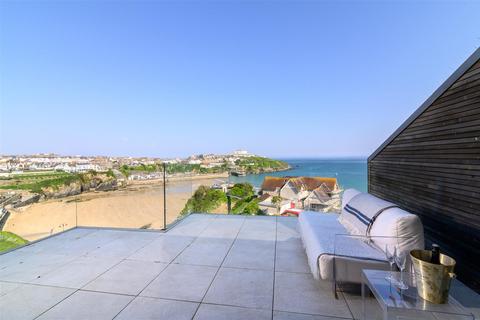 4 bedroom terraced house for sale, Island Crescent, Newquay TR7