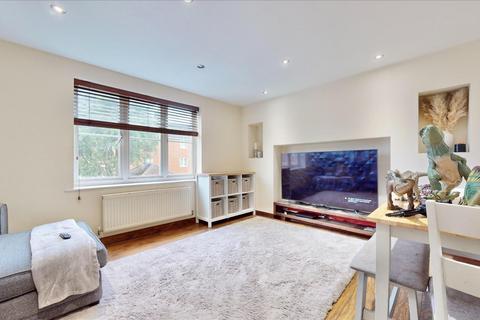 2 bedroom flat for sale, Bengeo Gardens, Chadwell Heath RM6