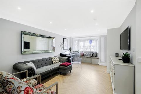 4 bedroom house to rent, Elmcroft Avenue, London