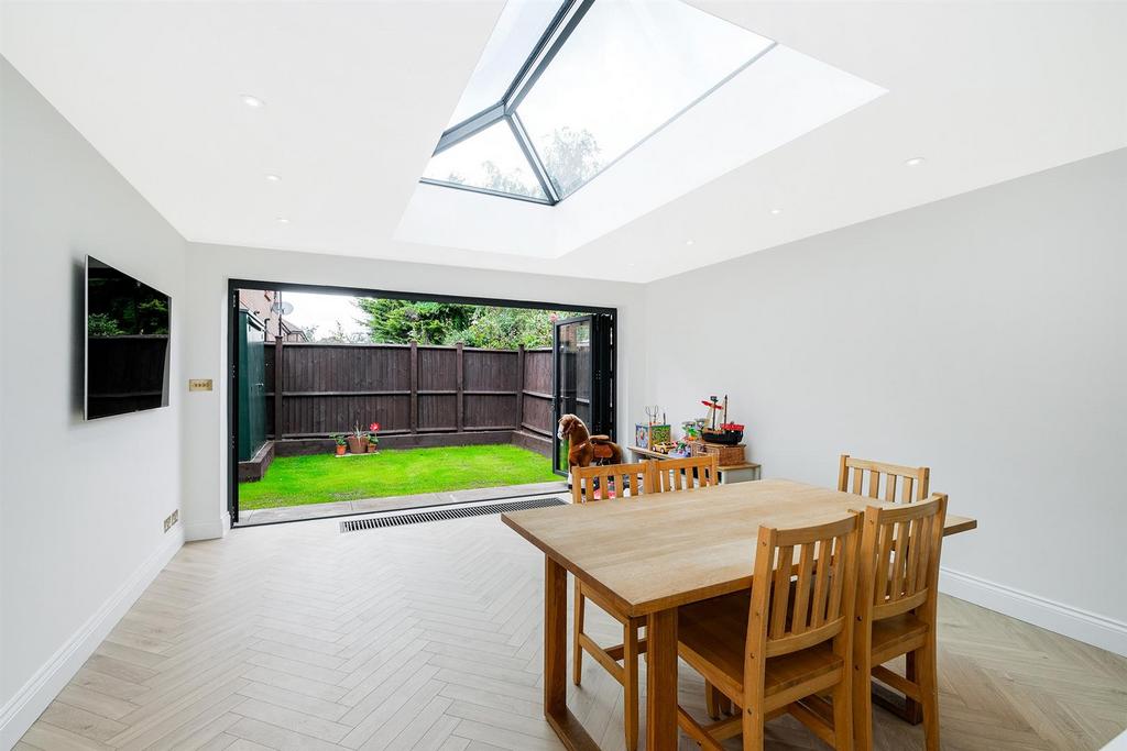 Elmcroft Avenue-10 rszd.jpg