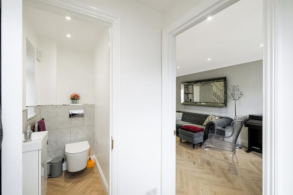 Elmcroft Avenue-2 rszd.jpg