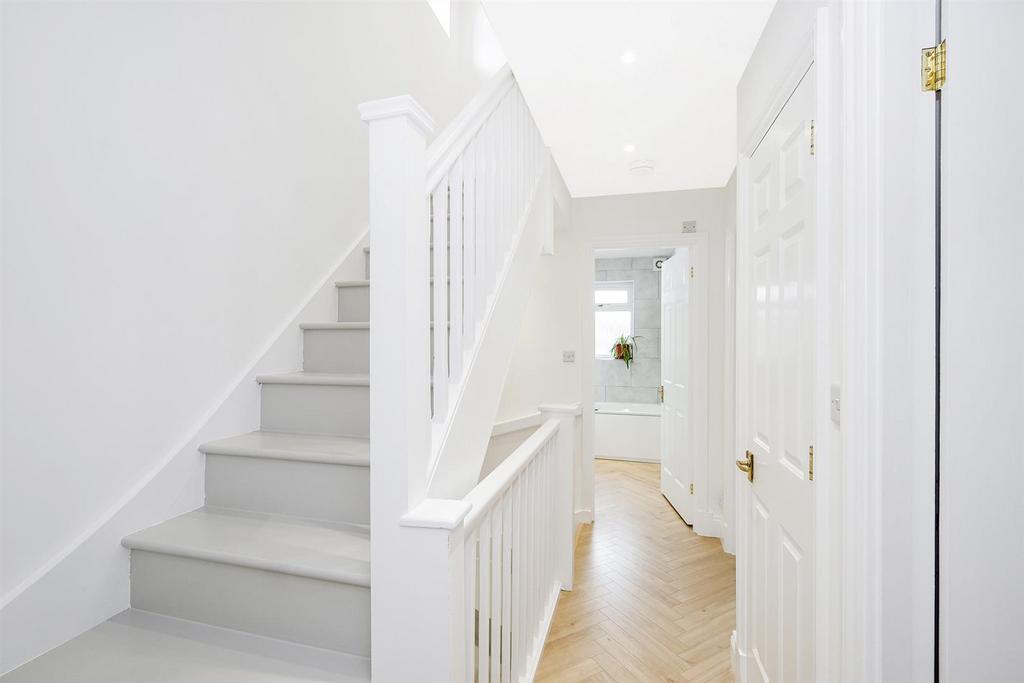 Elmcroft Avenue-25 rszd.jpg