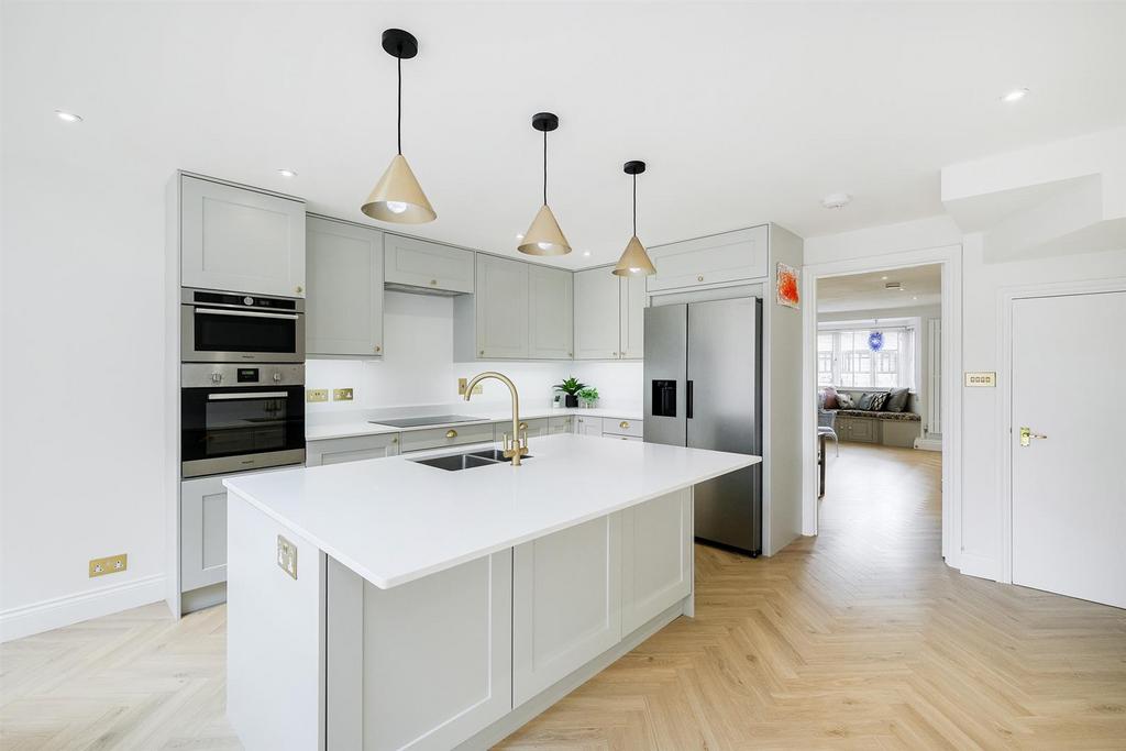 Elmcroft Avenue-7 rszd.jpg