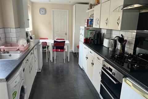 4 bedroom terraced house for sale, Dryden Street, Kettering NN16