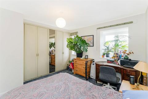 25 Voluntary Place, London, E11 2RP
