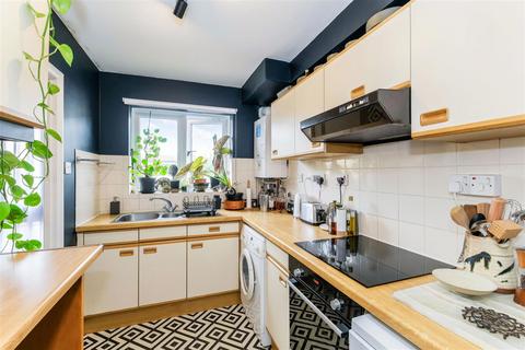 25 Voluntary Place, London, E11 2RP