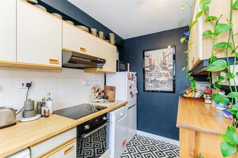 25 Voluntary Place, London, E11 2RP